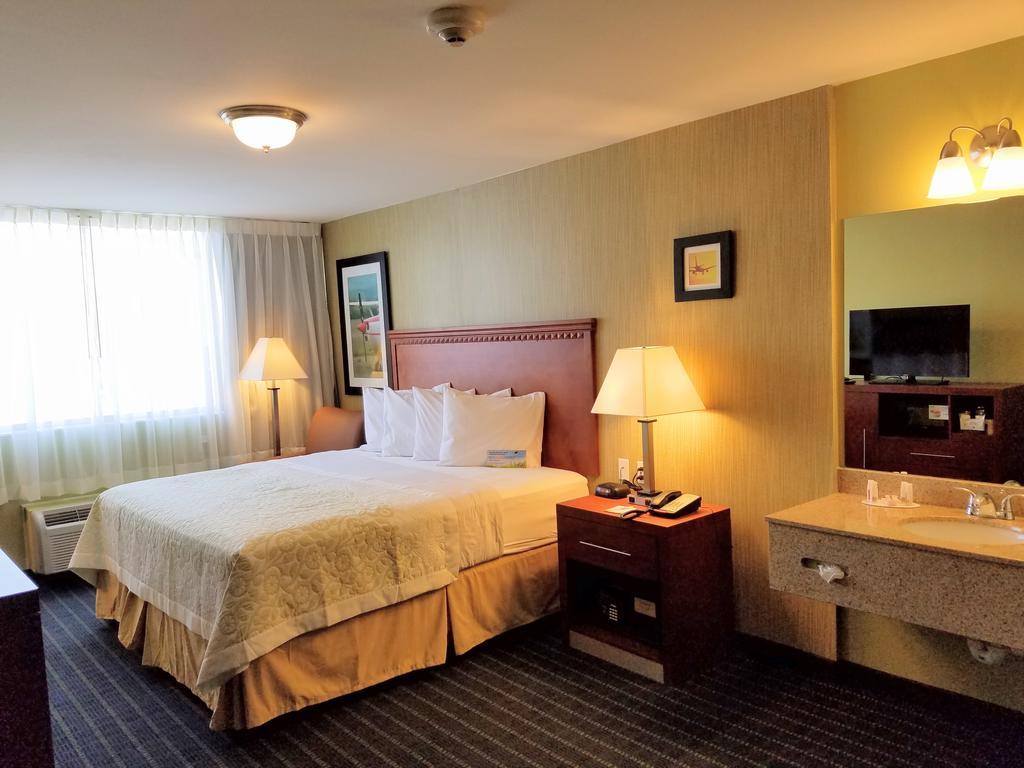 Days Inn By Wyndham Windsor Locks / Bradley Intl Airport Exteriér fotografie