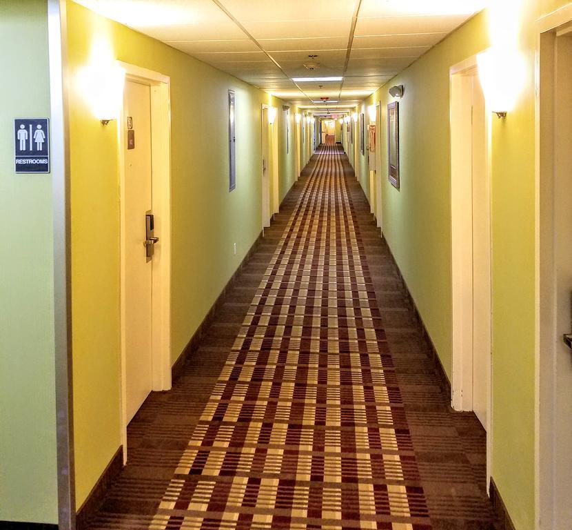 Days Inn By Wyndham Windsor Locks / Bradley Intl Airport Exteriér fotografie