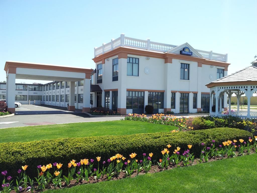 Days Inn By Wyndham Windsor Locks / Bradley Intl Airport Exteriér fotografie