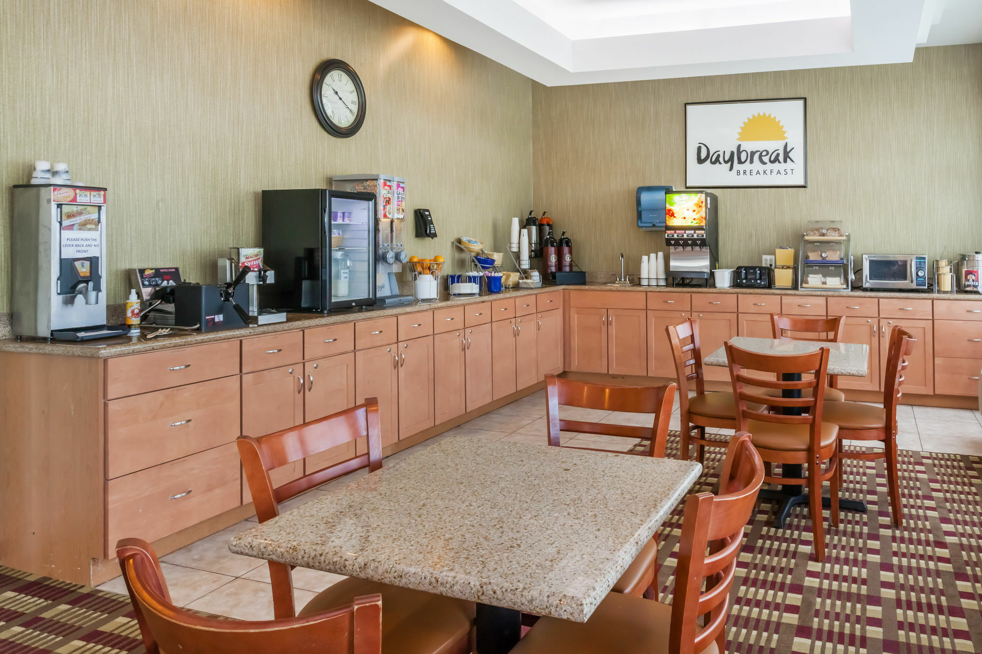 Days Inn By Wyndham Windsor Locks / Bradley Intl Airport Exteriér fotografie